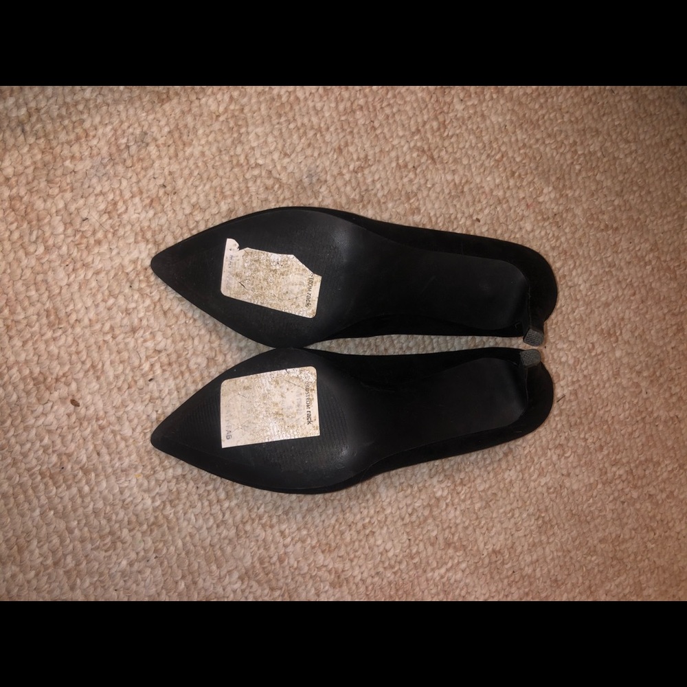 Simple black heels - Picture 3 of 3